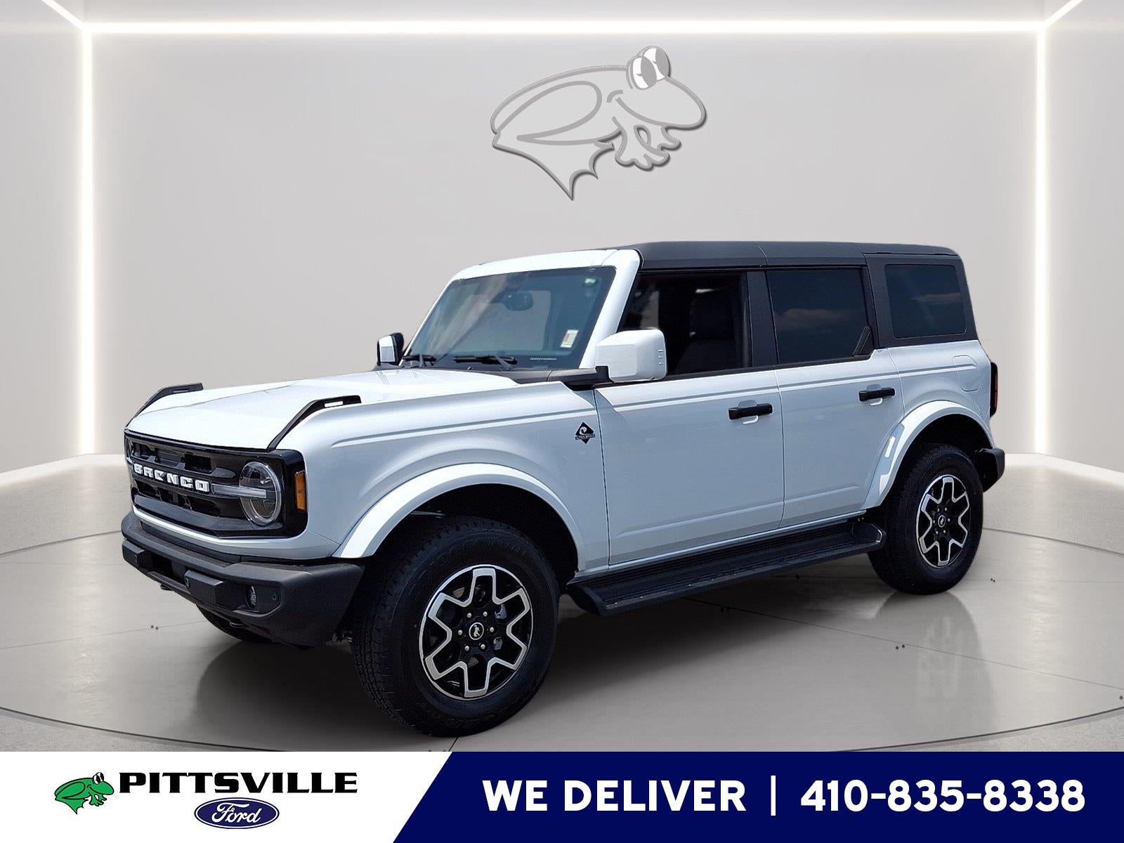 2026 Ford Bronco Outer Banks in Oxford White — front three-quarter view